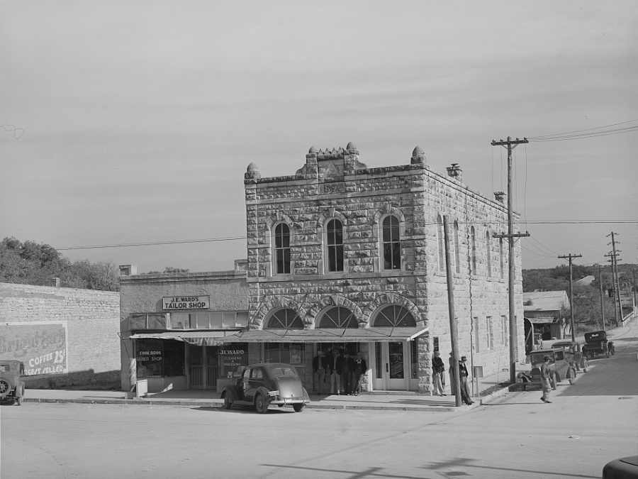 banks in glen rose texas